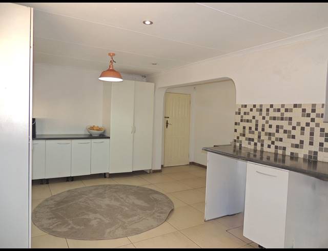 4 BEDROOM HOUSE FOR SALE IN STRUBENSVALLEI